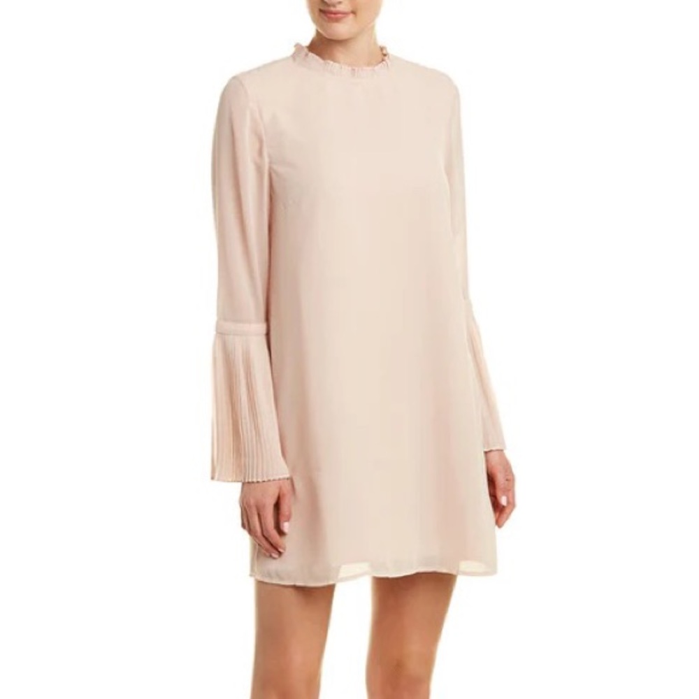 Cupcakes and Cashmere Malina pleated detail chiffon shift dress in tea rose sz S